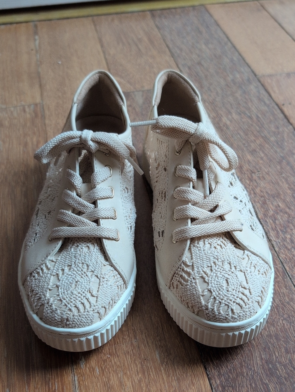 SOUL Naturalizer Women's Crochet Lace-Up Sneakers - Beige Size 7M NEW